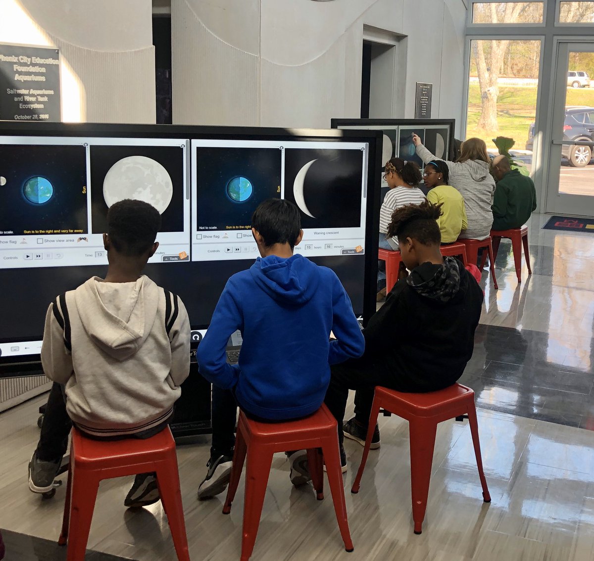 AngelWWilson's tweet photo. Waxing or waning? Man in the moon? Kids @PCIntermediate are finding out! @ExploreLearning @GetClearTouch @PCBOE https://t.co/DWLJkgONI5