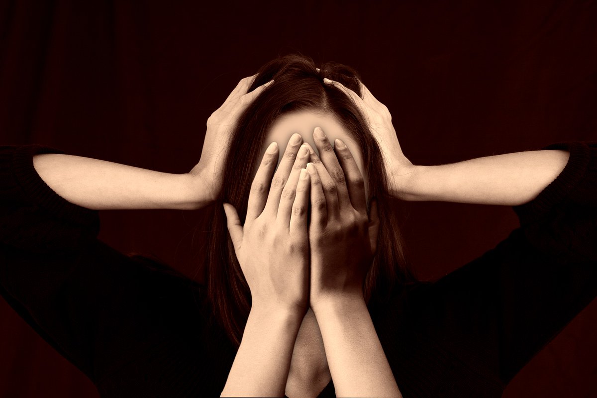 HarrisLawSW's tweet photo. An experienced HR professional can help with problems in the workplace – through offering practical solutions, mediation services and more. https://t.co/vGnyBDjevI #HR #EmploymentLaw #harassment https://t.co/m0WkrxksnX