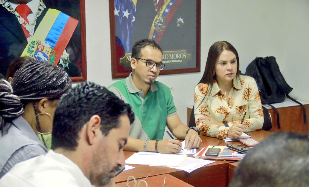 #21Ene Reunión del Estado Mayor de Alimentación del equipo del <a href="/gobiernodelara/">gobiernodelara</a>. Nada nos detiene, estamos planificando la distribución correspondiente para este año mediante los Clap. El alimento no faltará en los hogares larenses. #UnidosPorTiLara #PatrimonioIndigenaYSoberano