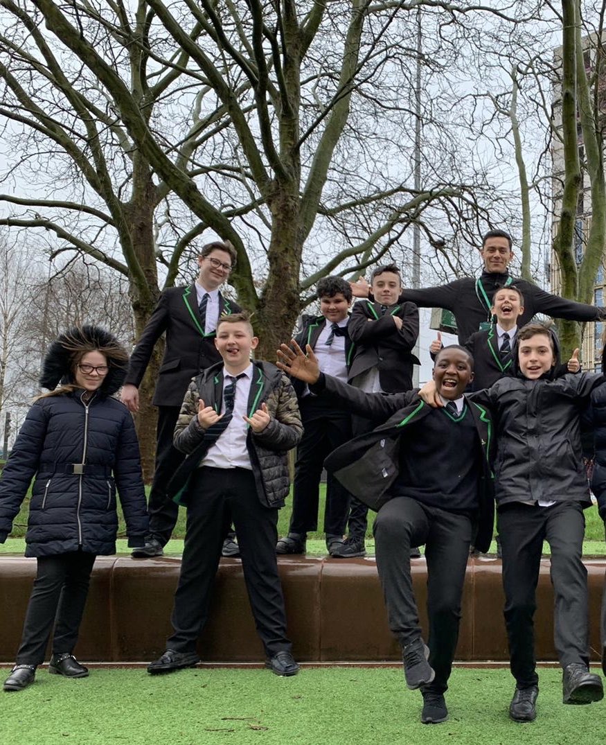 GES_Careers's tweet photo. Huge thanks to #TransformationTrust and @warwickuni for another brilliant #STEM day for 60 Year 7 and 8 pupils. We loved presenting our future technology ideas and seeing the fantastic university. 🤓💕📚 @GeorgeEliotSch https://t.co/QcadSBDcZY
