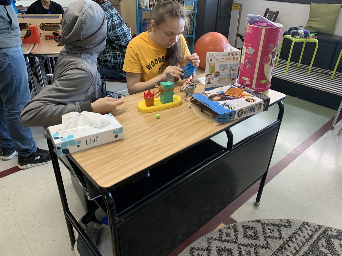 MsBenton19's tweet photo. Finding our genius during Genius Hour Exploration. #AR5 https://t.co/Gyxg4aYmWi