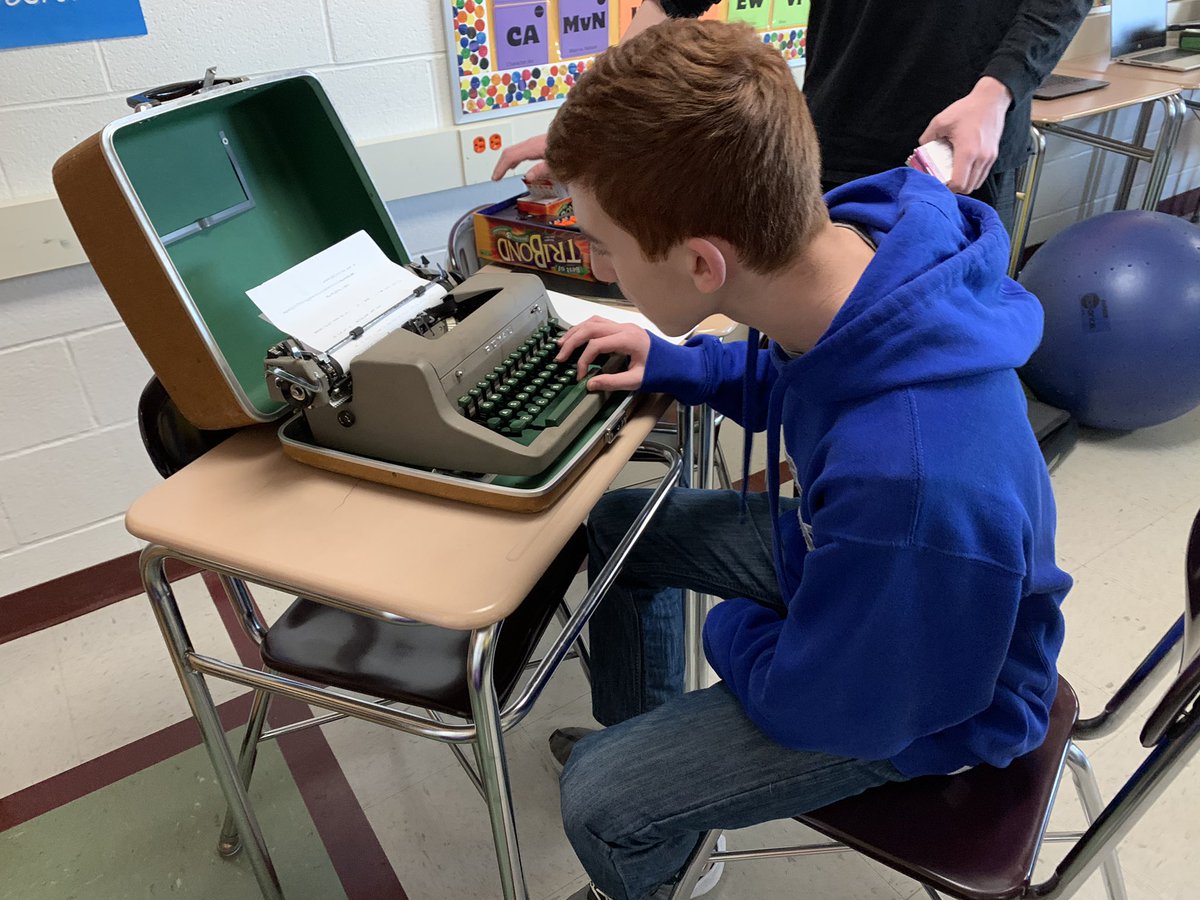 MsBenton19's tweet photo. Finding our genius during Genius Hour Exploration. #AR5 https://t.co/Gyxg4aYmWi