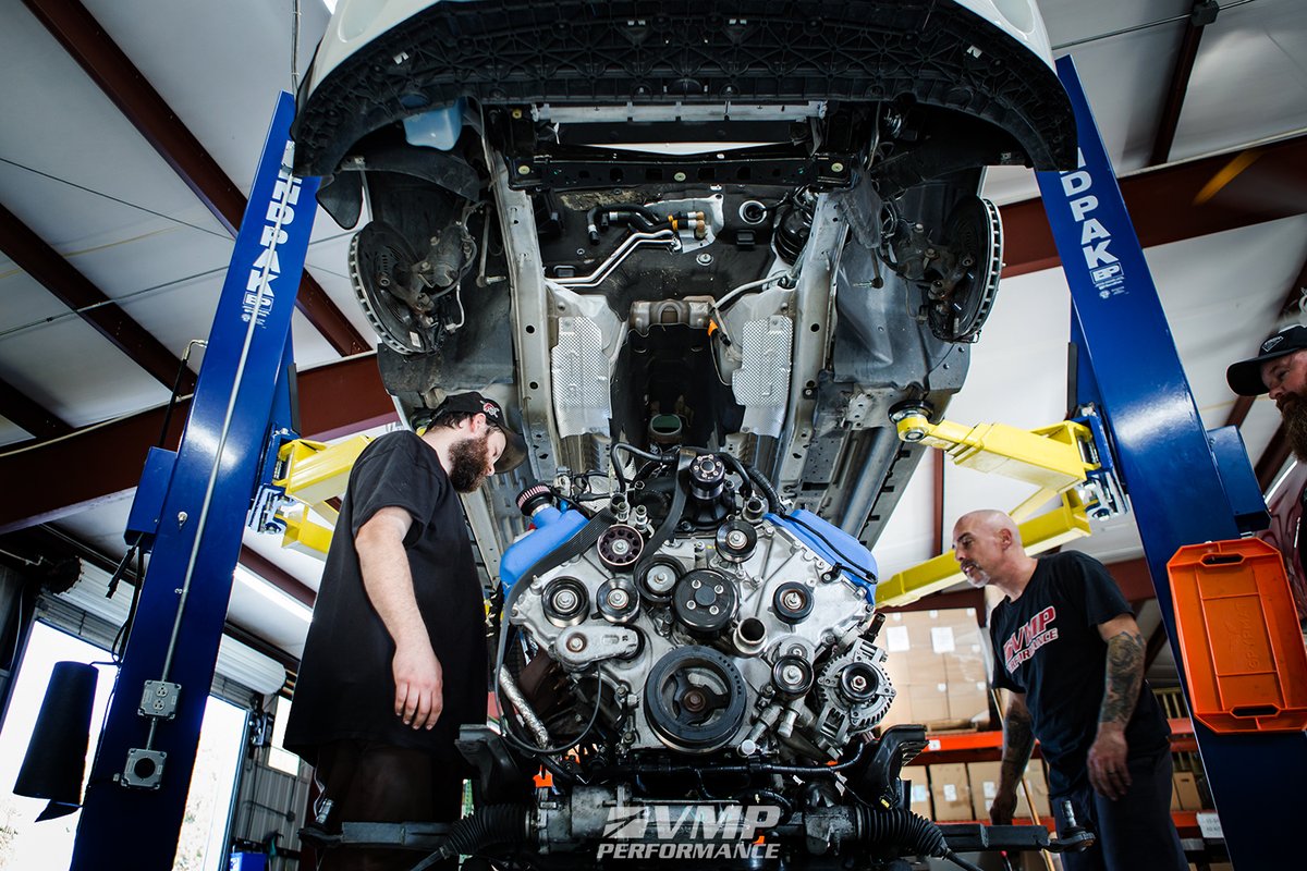 VMPPERFORMANCE's tweet photo. #techtuesday and we're droppin' the engine for forged internals on this 2012 Shelby GT500.
.
.
.
#VMP #VMPPerformance #vmpsuperchargers #shelby #shelbygt500 #ford #fordmustang #fordlife #fordfans #engine #motor #horsepowerfreaks #horsepowerhunters #carsarelife #autoaddicts https://t.co/A2HfWZiqlK