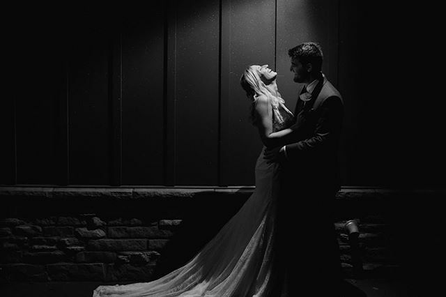 “It's when I wasn't looking that you came along
It's when I wasn't thinking that the lights came on
I know it may sound simple, that doesn't mean it isn't true
I don't know what I'd be if I was me without you”

Super excited to be at the @theestatenewalbany open house tonigh…