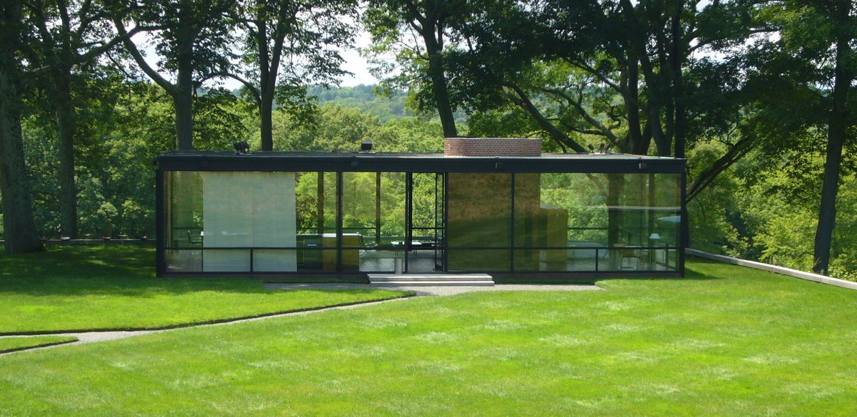 Minimalism sometimes puts elegance and control above all:“You can feel comfortable in any environment that's beautiful,” said the architect Philip Johnson of his 1949 Glass House, which helped popularized the modernist aesthetic in America