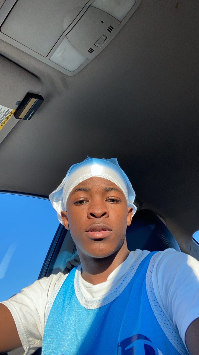 Iamjadarius's tweet photo. Think white my color https://t.co/D3vdTwjFRP