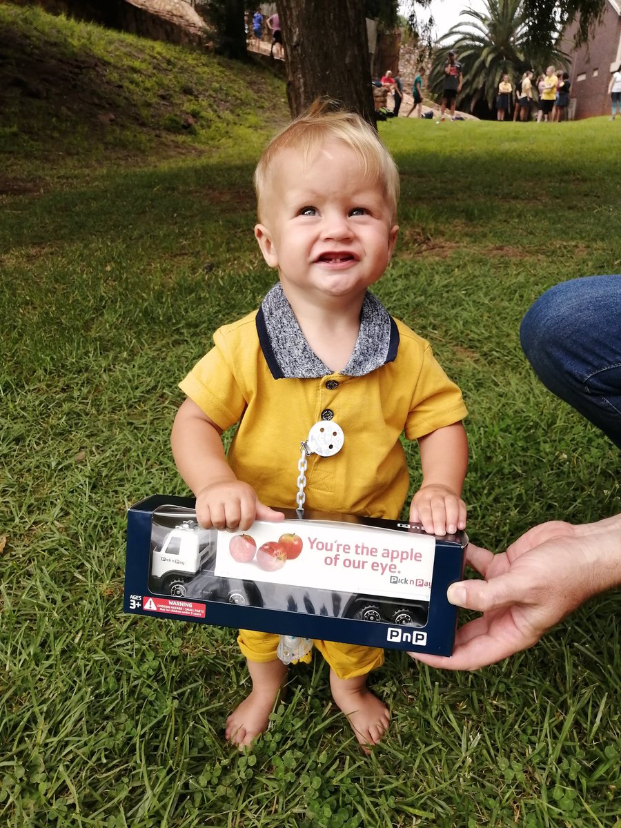 ChanEK's tweet photo. @PicknPay how special, our pnp in Helikonpark Randfontein gave my baby a 1st birthday present with a special message https://t.co/tYDUry2KtU