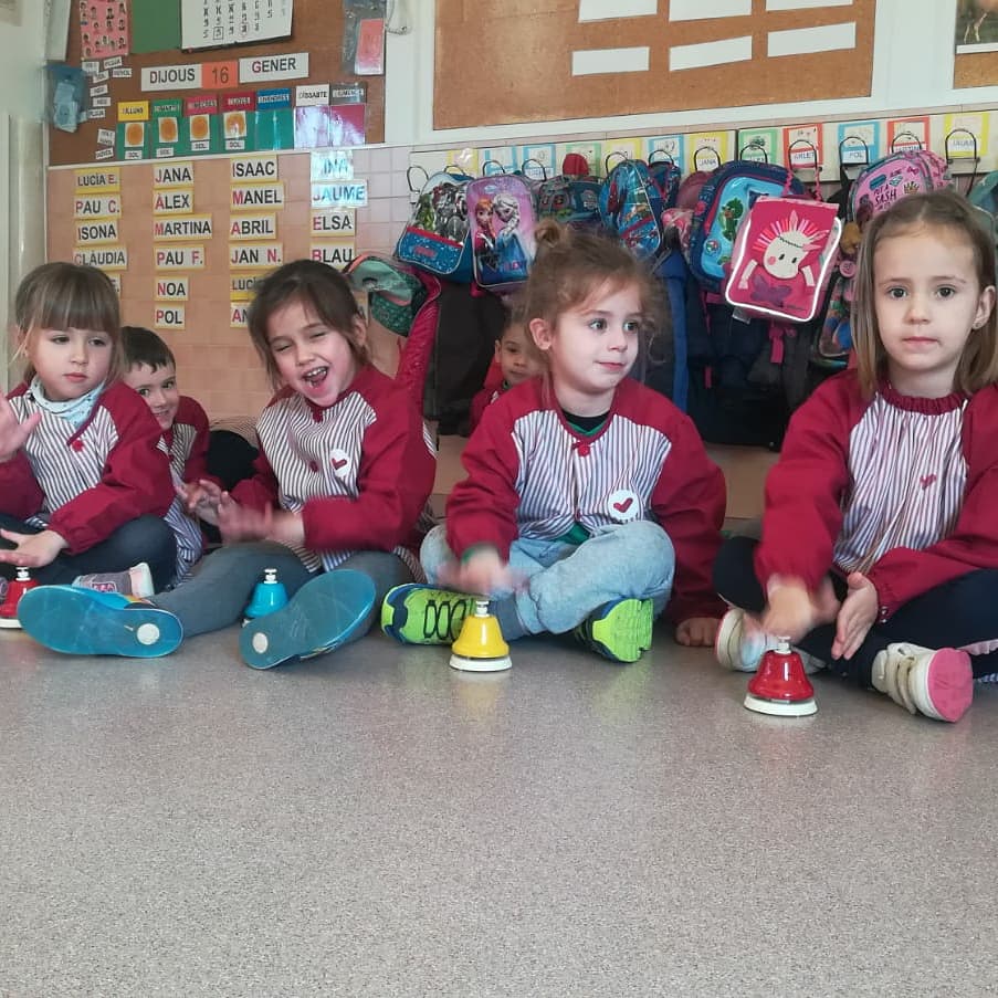 VedrunaTordera's tweet photo. P4 🎶 Aprenem les notes musicals amb el mètode Kodaly.
.
#tordera #intensament #escolacompetent #escolacompromesa #escolainclusiva #escolapropera #kodalymethod https://t.co/QuTTWYyPz2