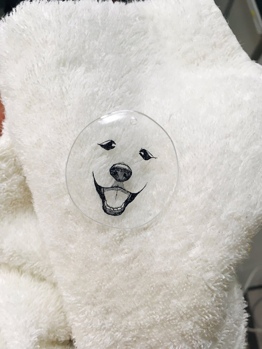 白いものなら何でもサモエドになる サモエドの概念キーホルダー いろいろ試してみたら完全にサモエドで可愛いです Togetter