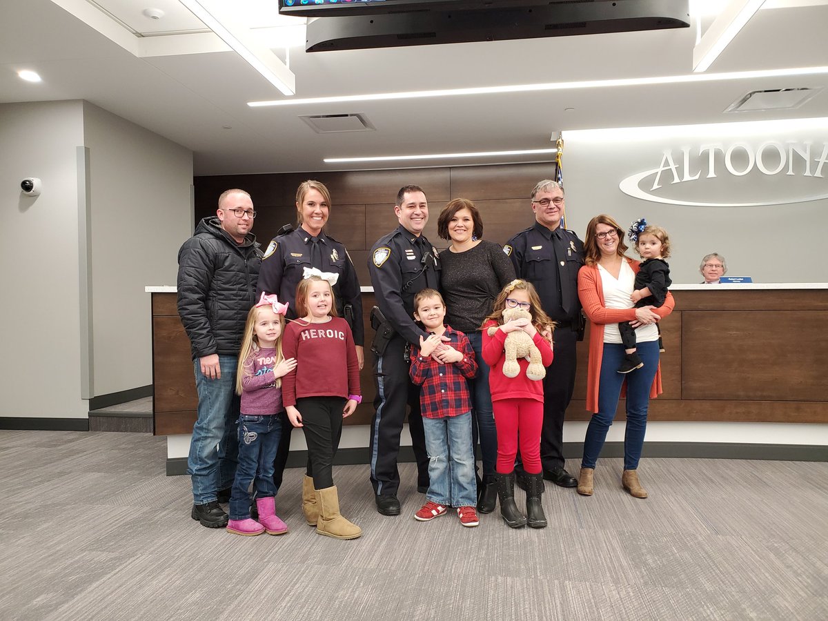 AltoonaPD_Iowa's tweet photo. @CityofAltoonaIA Mayor @deanroconnor swore in 3 @AltoonaPD_Iowa leaders last night. We are privileged to have these officers in their new roles. Well Done  @Lt_Bowie @LtWilson252 &amp; Lt @SteveHa59556370!! #inchargetakecharge #service #community #altoonapd #altoonaia https://t.co/VKVZzJANAO