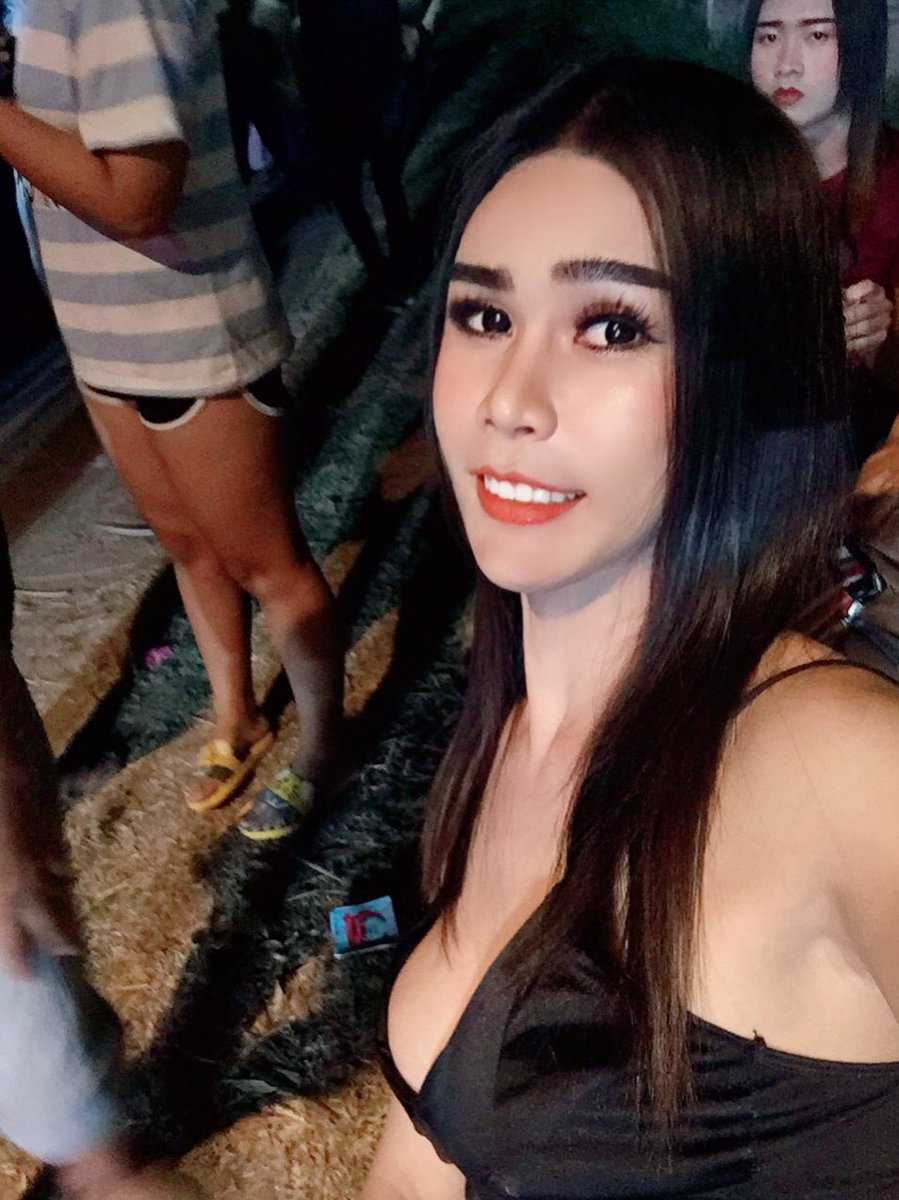 ploy51482765's tweet photo. อยากออกไปแจกความสดใส..😝 https://t.co/Xb0aQgkHhg