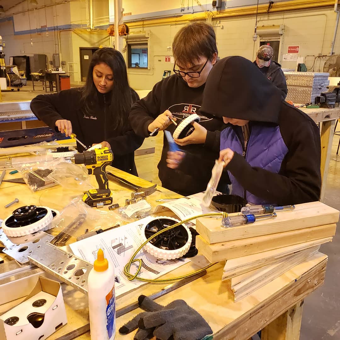 1817 students learning new engineering skills by building a outreach robot for our team to let people of our local community to learn from it and experience it! #omgrobots #STEM #outreach #morethanrobots