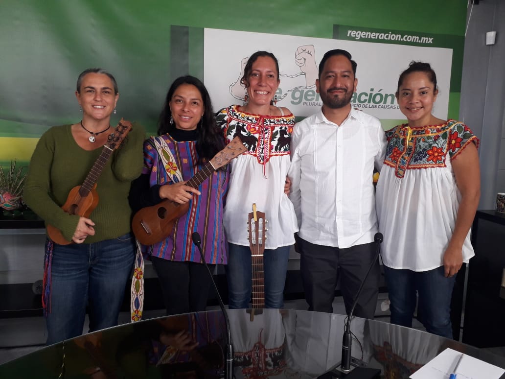 MxRegeneracion's tweet photo. ¡Hoy a las 14:00 hrs! en DIALOGOS CON CAFÉ OAXAQUEÑO, @LulaDiego_ y @ceballosenrique conversan con Aline Desentis, Ruth Orozco y Sandra Smith, Integrantes del Grupo Manojito de Azahares. Por https://t.co/AWZ5g5zLcf, youtube y facebook live #SomosDialogo #SomosPluralidad https://t.co/JRbMmOP3pT