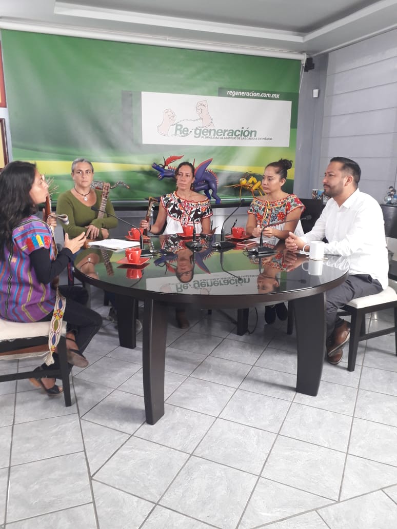 MxRegeneracion's tweet photo. ¡Hoy a las 14:00 hrs! en DIALOGOS CON CAFÉ OAXAQUEÑO, @LulaDiego_ y @ceballosenrique conversan con Aline Desentis, Ruth Orozco y Sandra Smith, Integrantes del Grupo Manojito de Azahares. Por https://t.co/AWZ5g5zLcf, youtube y facebook live #SomosDialogo #SomosPluralidad https://t.co/JRbMmOP3pT