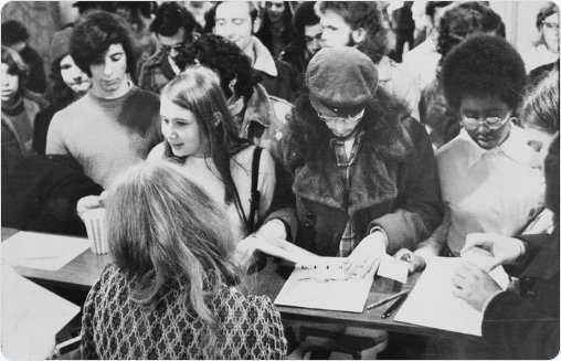 TrekMovie's tweet image. OTD 1972: the first day of the first #StarTrek convention in NYC, held at the Statler Hilton hotel (now the Hotel Pennsylvania). They expected a few hundred people, but about 3,500 showed up. Here's a shot of the registration table.