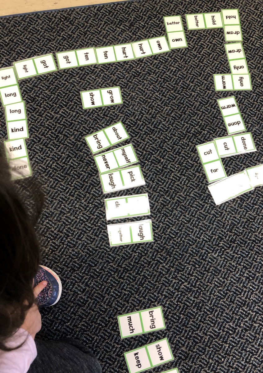 breeinkinder's tweet image. We introduced sight word dominoes last week and I was thrilled to see Ss choosing them for a soft entry task today!
#literacy #softentry #morningwarmup #learningthroughplay