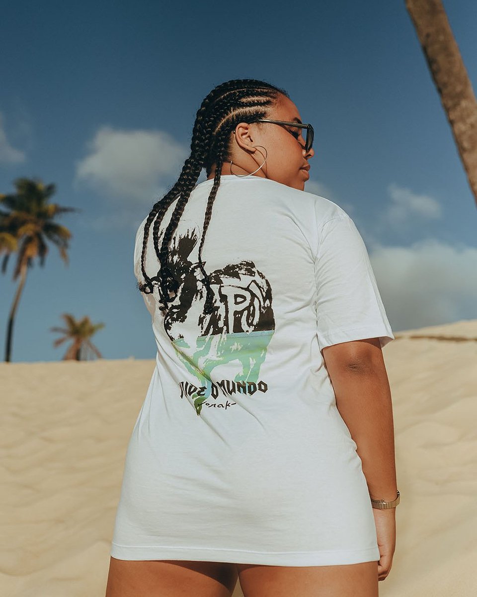 Jorake12's tweet photo. Verão Jorake! Camiseta "Mude" com o mude na frente, e a ovelha q não tem medo de ser diferente, nas costas. Seja vc mesmo, mude o mundo!!! A camiseta já disponível na Casa895
📸 @ianrassari_
#mudeomundo #mude #camiseta https://t.co/vlFuExAmd3