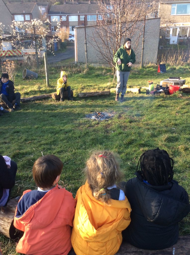 glenfromep's tweet photo. #cedarclass celebrating #winterday, learning about fire, in the orchard. #outdoorlearning https://t.co/QmLj4TPYhz