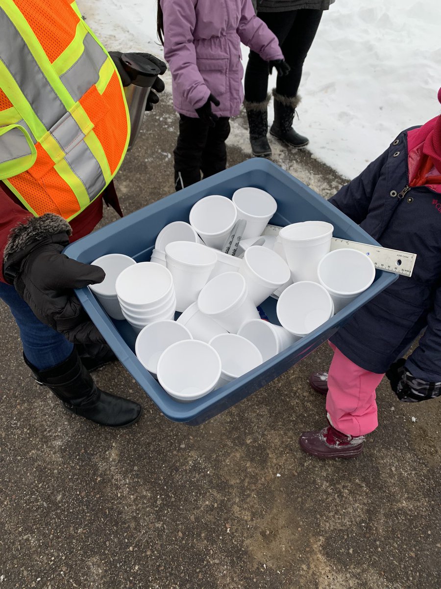 deannefong's tweet photo. “Find the freshest, cleanest snow you can!” - What will we see when the ❄️ melts? Wait and see! #K5 #experiment @stanleymillsps @PeelSchools https://t.co/GwDiL2VsUe