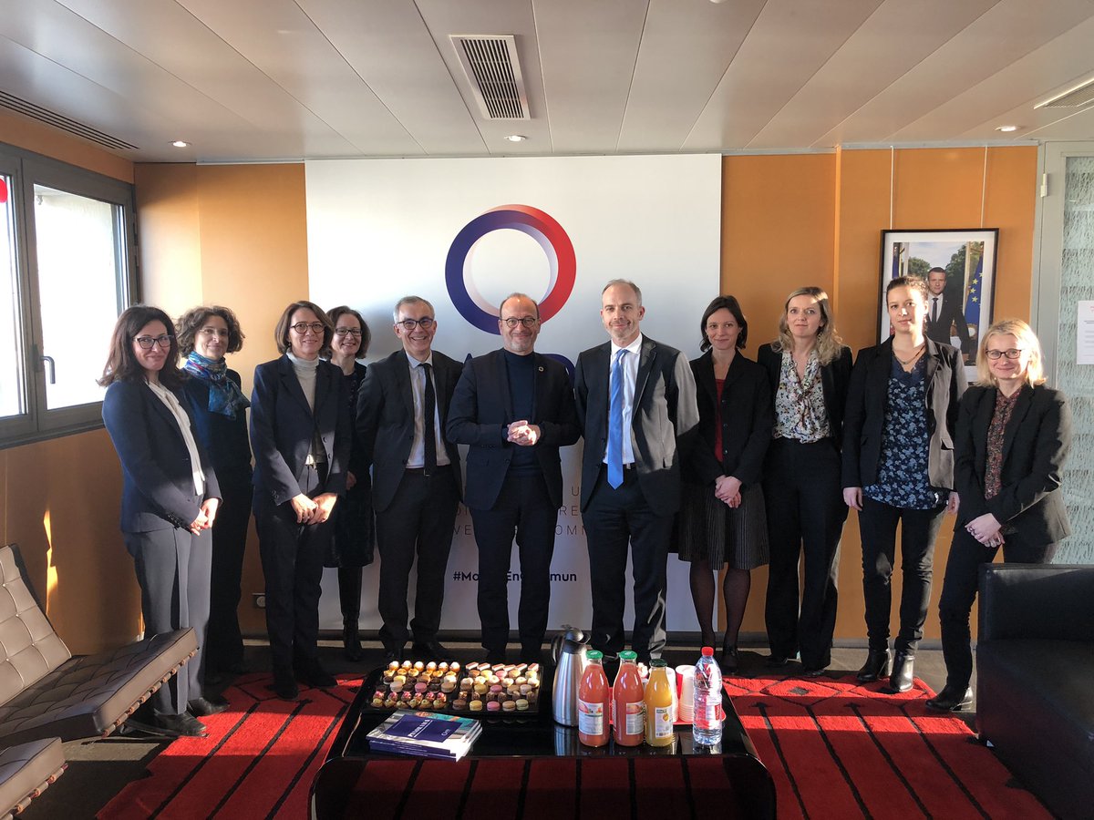 Signature de la convention AFD - ANRU par <a href="/RiouxRemy/">Rémy Rioux</a> et <a href="/nicolasgrivel/">nicolas grivel</a> pour la mise en œuvre d’une assistance technique à la politique algérienne de renouvellement urbain. Un partenariat concret au service d’une demande des autorités algériennes. <a href="/AFD_France/">Agence Française de #Développement (AFD) 🇫🇷 🇪🇺</a> <a href="/AnruOfficiel/">ANRU</a>