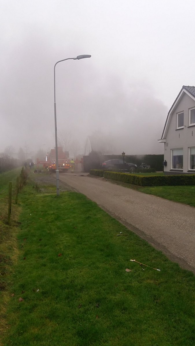 Momenteel wordt er in Geldermalsen een grote woningbrand. De brandweer is met verschillende eenheden ter plaatse om de brand te blussen <a href="/112rvl/">112Rivierenland</a>