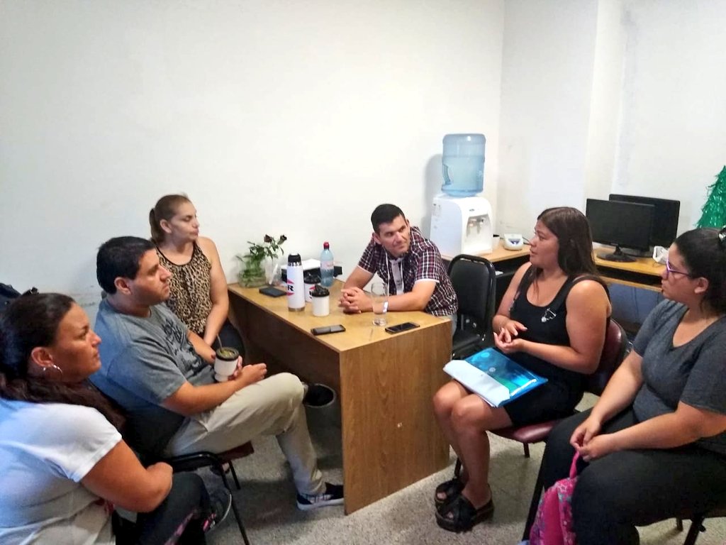 Ismael_LaRioja's tweet photo. Anoche compartimos una hermosa charla con las representantes del #BancoDeAlimentos nos pusimos a disposición para llegar a los vecinos que más lo necesitan bregando las necesidades básicas y más urgentes.
#DirGeneralOperativa #DirDesarrolloDePromocionSocial
#InesIntendente https://t.co/hSF8VFUJJN