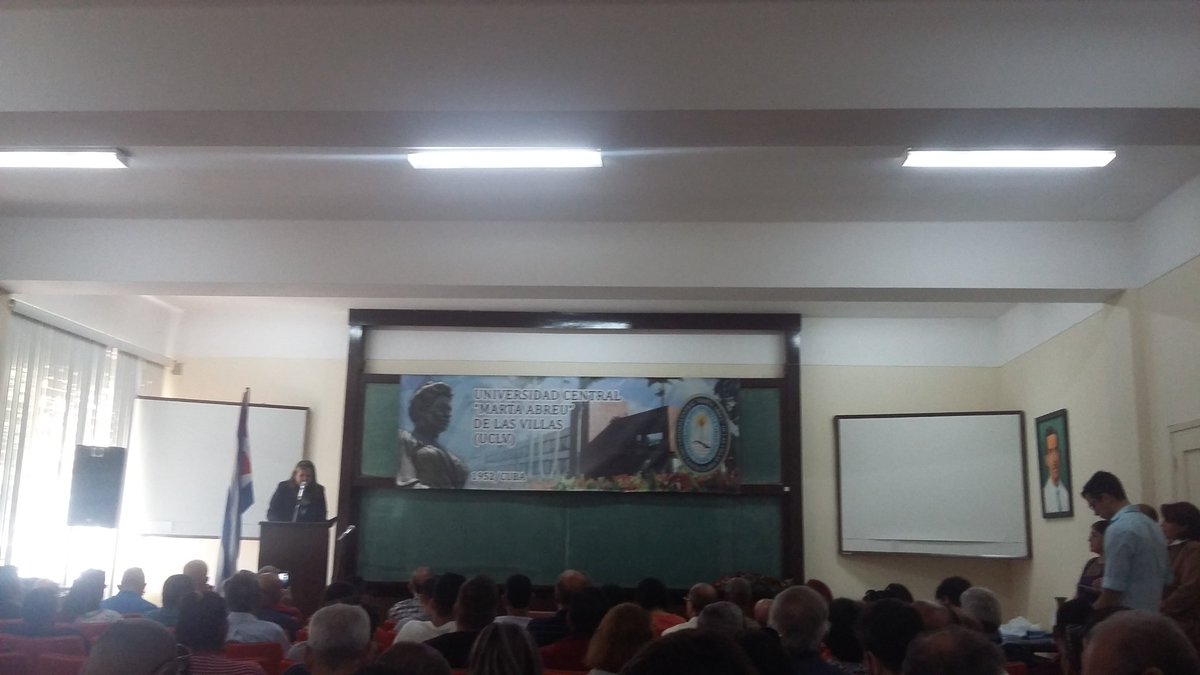aabravo2's tweet photo. La #Facultad_de_Matemática_Física_y_Computación está celebrando un aniversario más y en honor a ello ha reconocido a sus trabajadores y estudiantes más destacados. #Vamos_por_más.#Somos_Continuidad https://t.co/FyFQE9ebjm
