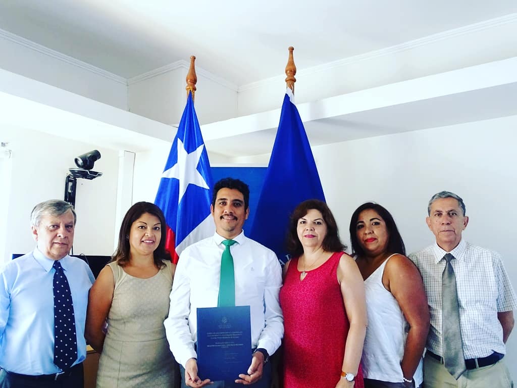 face_unap's tweet photo. Estudiantes rinden examen de grado Magister en Dirección y Gestión de Recursos Humanos 📚

Revisa la noticia en 👇https://t.co/NZhmk9dBiD

Facultad de Ciencias Empresariales formando líderes de primer nivel 👌

#FACE #UNAP #IQUIQUE #ARICA #CALAMA #ANTOFAGASTA #SANTIAGO #VICTORIA https://t.co/eIOmzF1pkQ