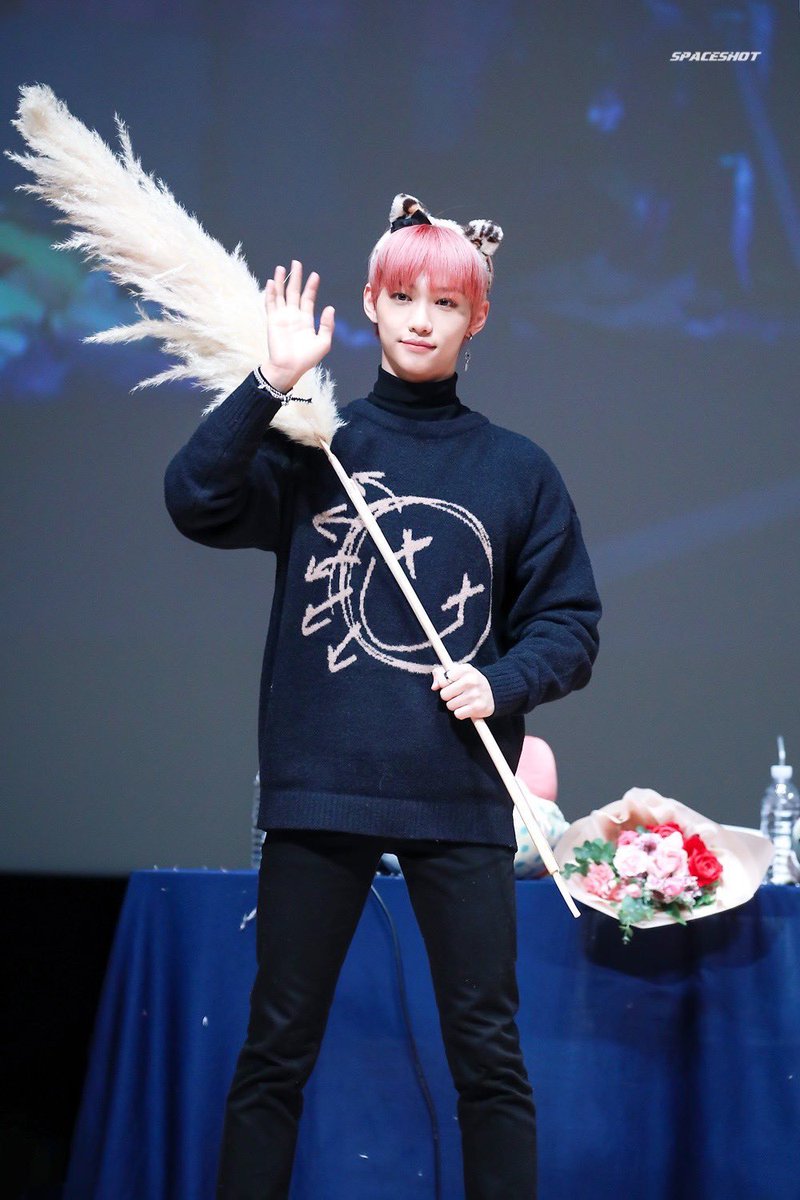 theskzcloset's tweet photo. #Felix Update 200109
#WOOZO
스마일 풀오버 (Smile Pullover)
KRW 82,000
#StrayKids @Stray_Kids #StrayKidsCloset
credits: @spaceshot_felix https://t.co/73HKbkvpe5