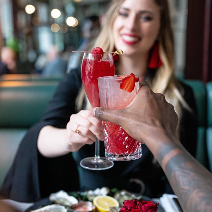 Raise a glass to your loved one at Browns this Valentine’s Day. To book your table, click the link in our bio. ❤️

#BrownsBrasserie #Valentines #BrownsBristol #BookNow #Loveisintheair