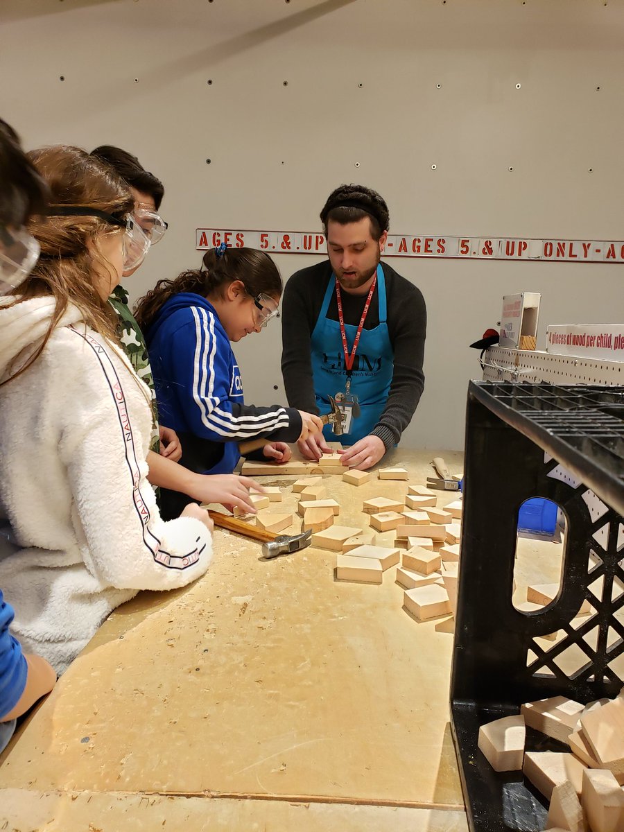 GoodstoneMrs's tweet image. Building station and working with simple machines. 
#builders