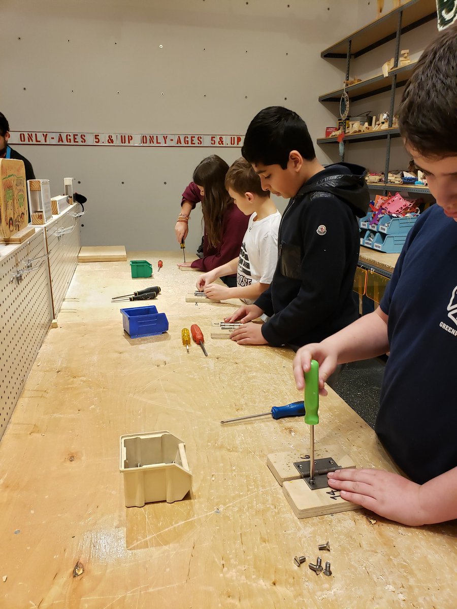 GoodstoneMrs's tweet image. Building station and working with simple machines. 
#builders