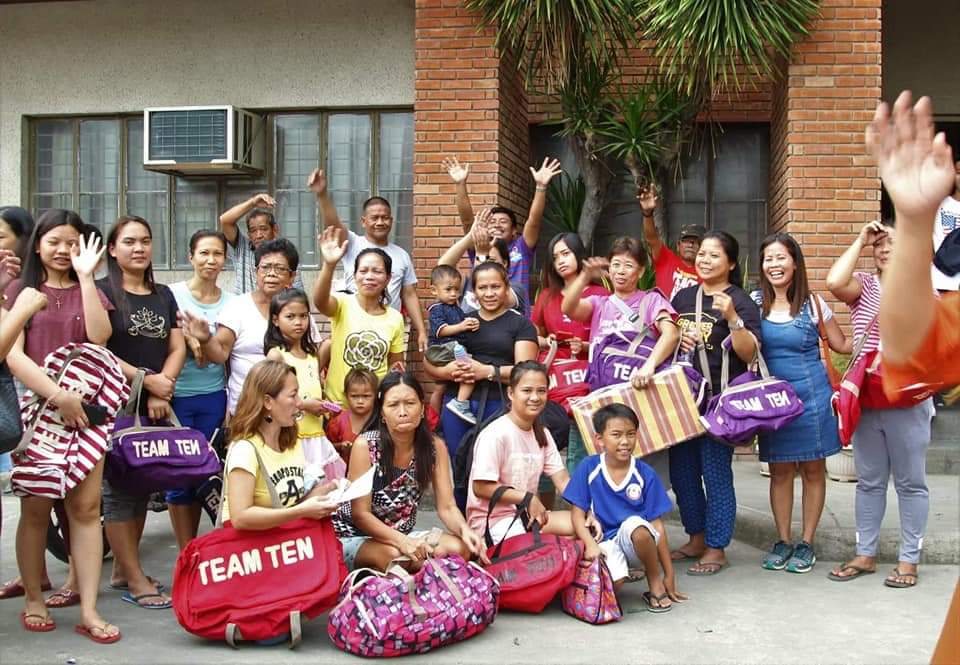TENFoundations's tweet photo. When they love to receive a #TEN_bags
Give whatever we can...
#Taal_Evacuees
#SportsbagsTeamTENBags #ExportBags
#spiritOfBayanihan
#TenFoundations #TenFoundationsPhilippines
#shareTheLove https://t.co/blI3bg2bh9