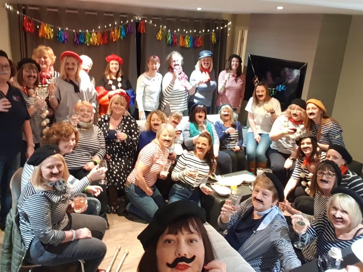 GlamGirlsWI's tweet photo. Awesome weekend at @CP_UK_Longleat 33 women and plenty of gin 🍸 booking for next year already 🥳 @WomensInstitute @WILifemagazine https://t.co/GYVoYXYCeB