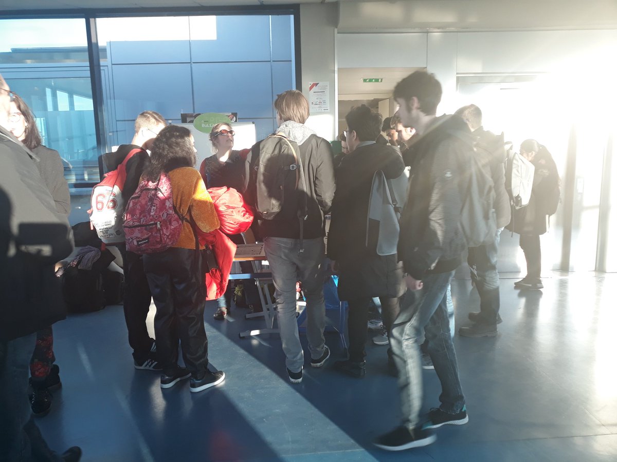 MMISarcelles's tweet photo. [ Atelier @FacLabUcp #Numixs ] 
@iut_ucp #CY @UniversiteCergy accueille aujourd'hui un atelier de programmation du futur espace d' #innovation à @VilleSarcelles grâce à l'agglo #CARPF https://t.co/MHFmf9D8ei