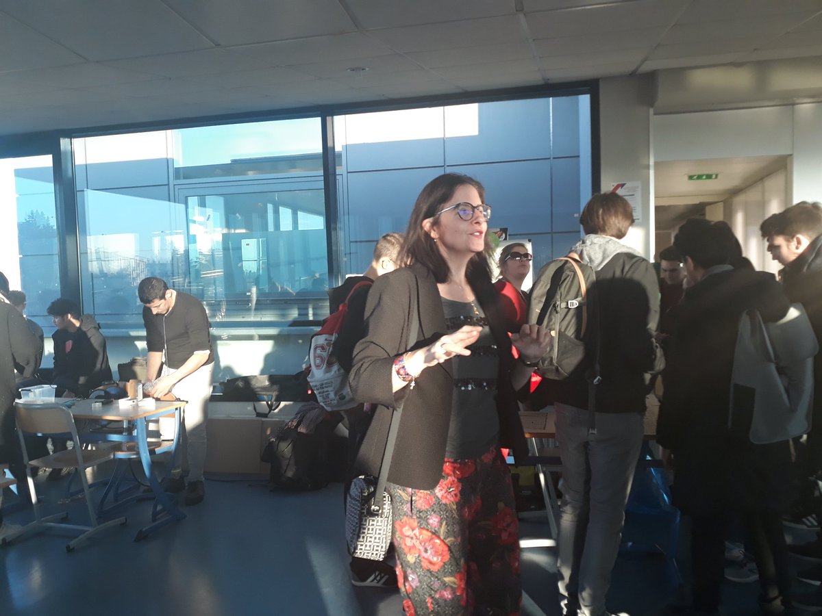 MMISarcelles's tweet photo. [ Atelier @FacLabUcp #Numixs ] 
@iut_ucp #CY @UniversiteCergy accueille aujourd'hui un atelier de programmation du futur espace d' #innovation à @VilleSarcelles grâce à l'agglo #CARPF https://t.co/MHFmf9D8ei