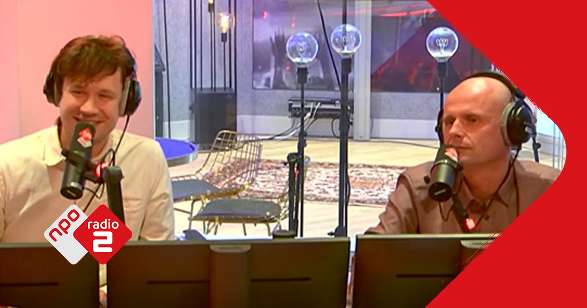 Volgens <a href="/GijsStaverman/">Gijs Staverman</a> de leukste én aardigste band van Nederland: <a href="/HandsomePoets/">Handsome Poets</a>. Ze laten hun rock-'n-roll dromen achter en banen zich een weg naar het theater: radio2.nu/2Rd3QHO #NPORadio2