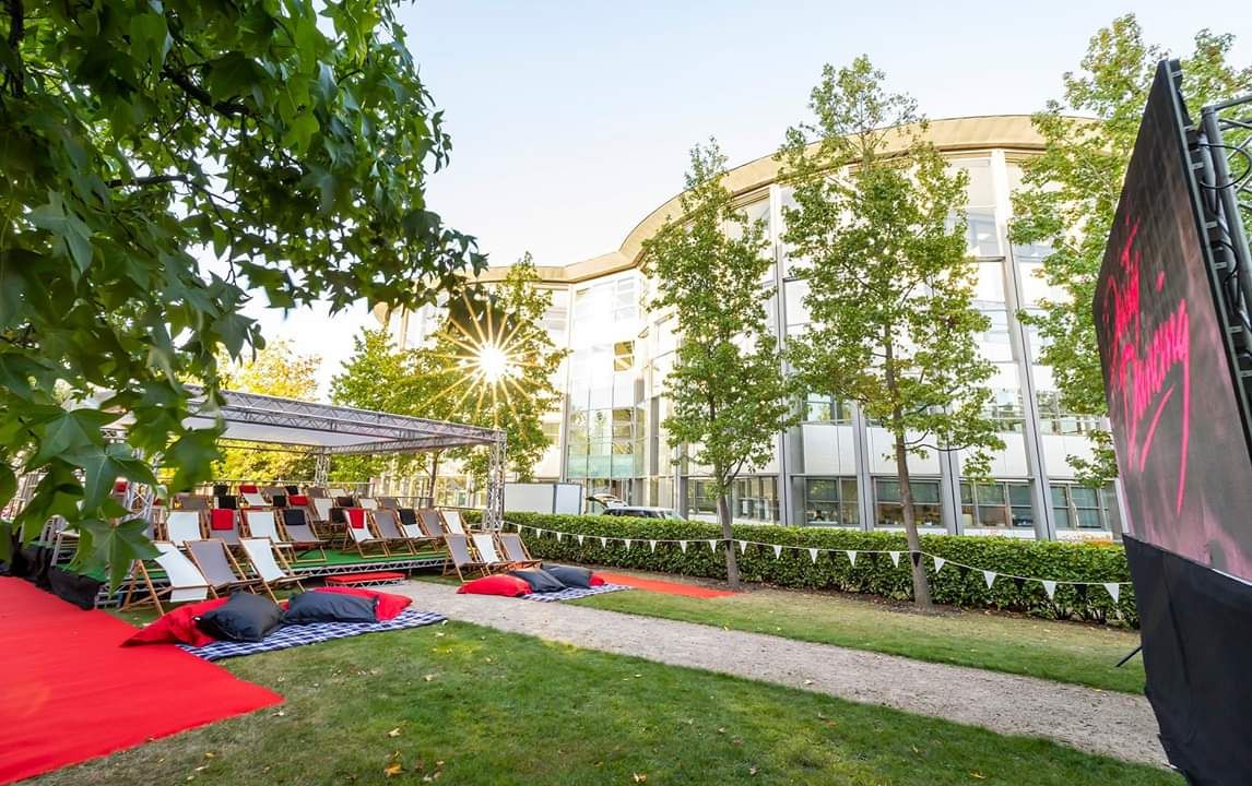 FONIXLED's tweet image. ☀️Did you know we have custom screens available for hire or purchase____?

👉🏽Whether it's #sports, #movies, or #promotions..... let our screens transform your town, city, beach or event this year

#events #LED #creativeindustry #tech #ledscreens #london #uae