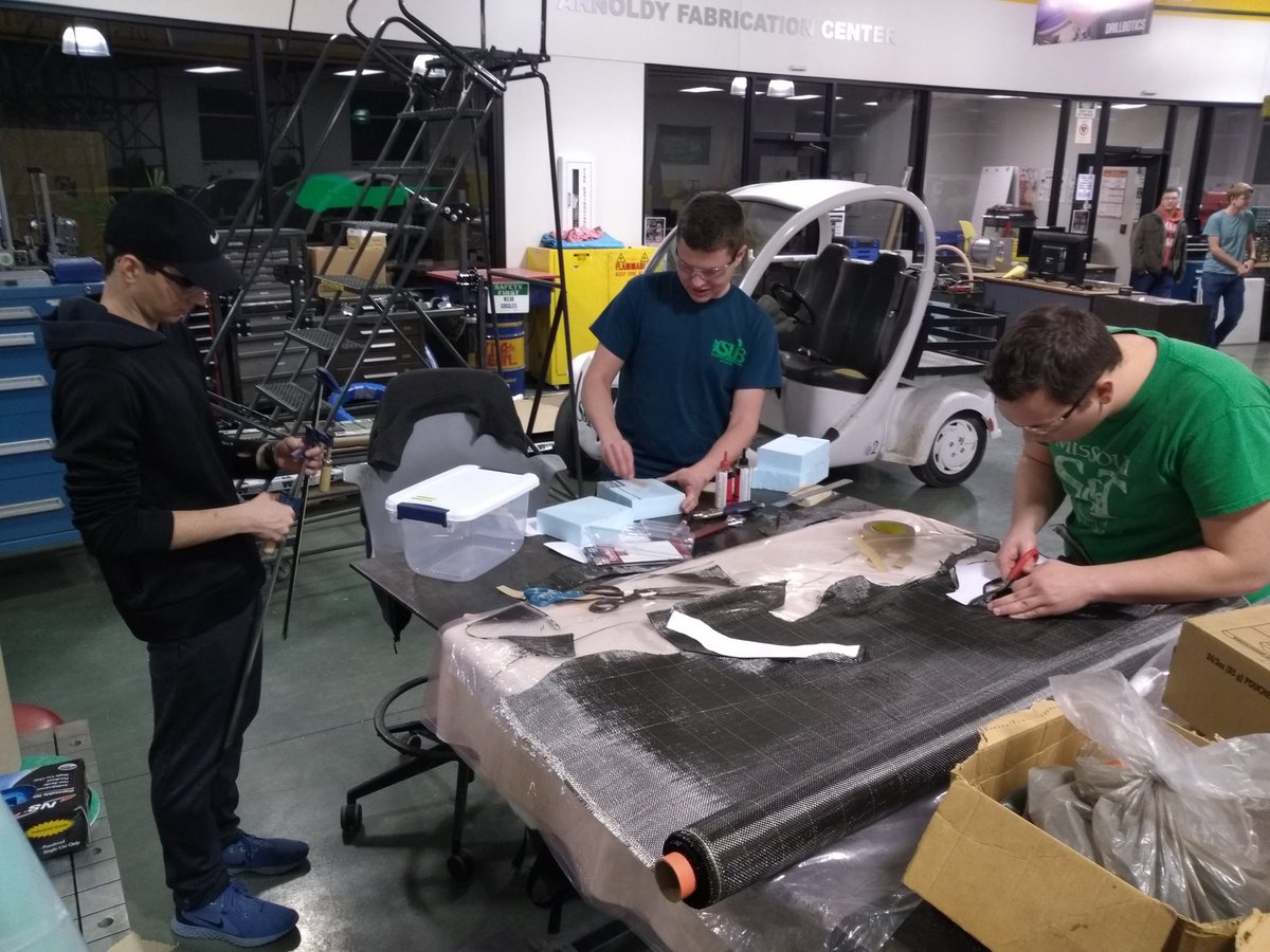 MinerAviation's tweet photo. Happy first day of classes to our fellow classmates!
•
•
•
Our team has already been grinding on our prototype plane for this year’s competition in April! Stay tuned... #minersinflight #aiaa #designbuildfly https://t.co/ckxueRRTUG