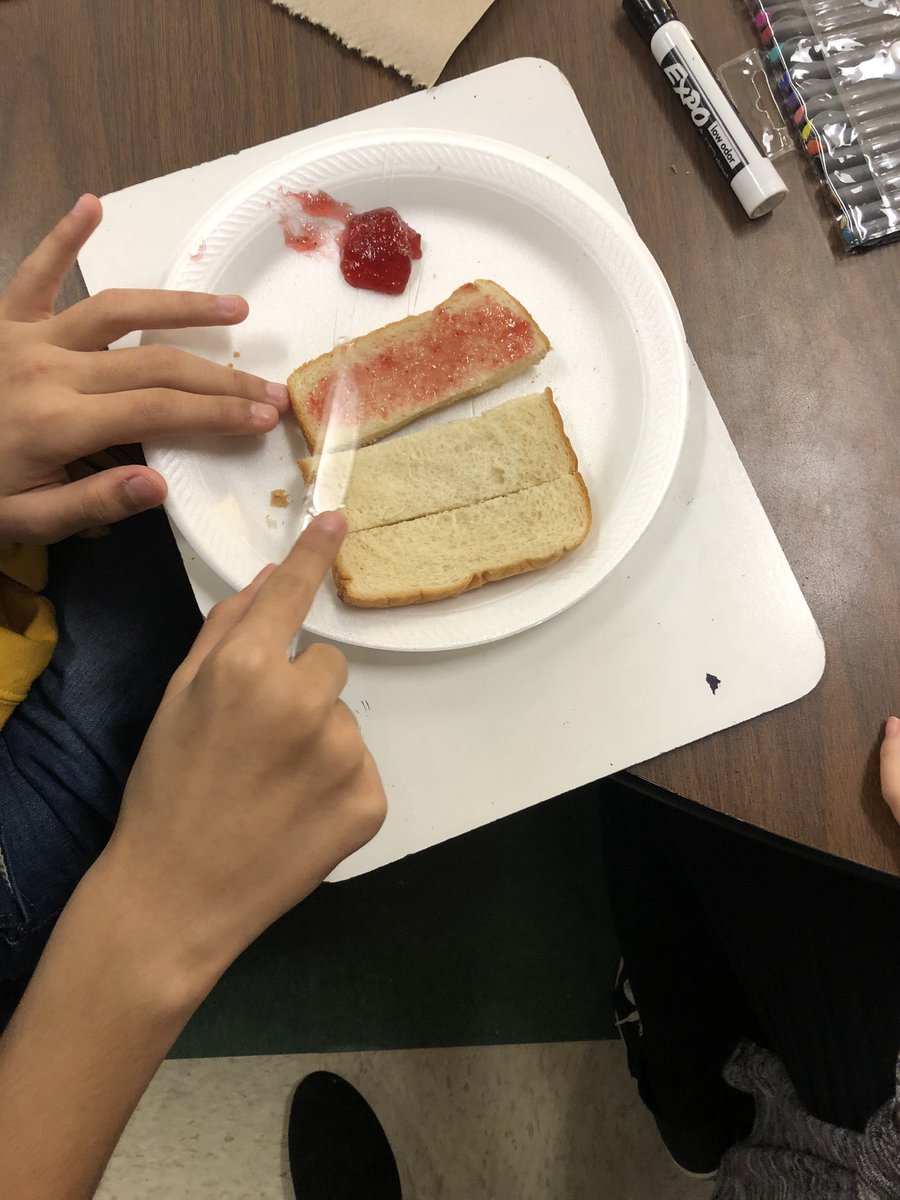 cardona1282's tweet photo. Division of fractions...the yummy way! #5thgrade #theywillremember @walzemNEISD @NEISD @NEISD_MATH @dawn_haberthur https://t.co/aQwwvx8nPK