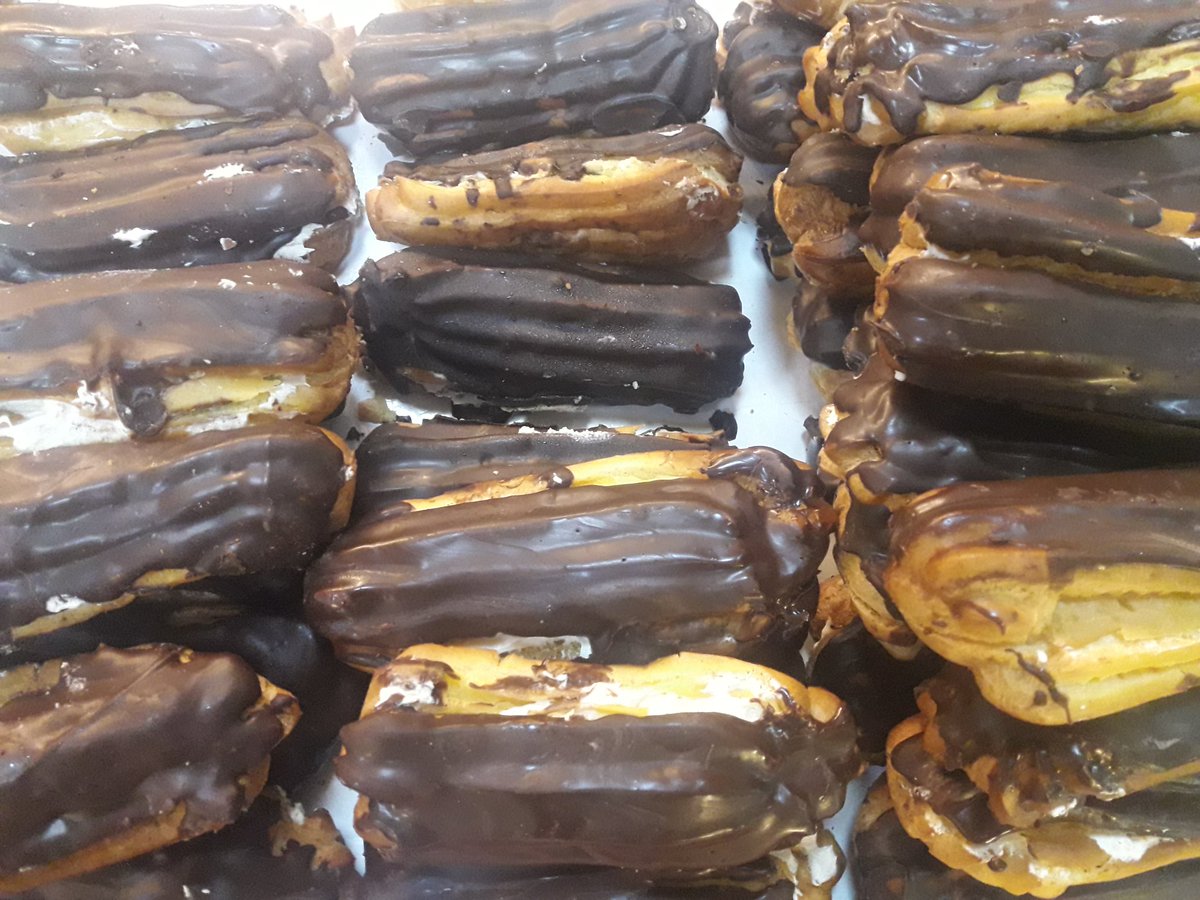 Anna_Ann_6's tweet photo. Ekler!
#ekler #ะตะบะปะตั #cakes #sweets #bakery #baker #cake #Food #foodiebeauty @GFoodieFriends
#dietcheatday #sweetness #desserts #dessert https://t.co/deFvVNIMP2