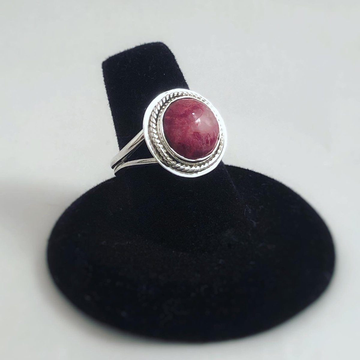 adams_jewelry_'s tweet photo. GIVEAWAY TIME 
To celebrate the launch of my page I’m giving away a custom made ring by you! 
Must: RT this tweet 
Be following me @adams_jewlery 

Winner will be chosen in one week and we can start working on designing your own fine silver ring! https://t.co/ABm4Dn8ngf