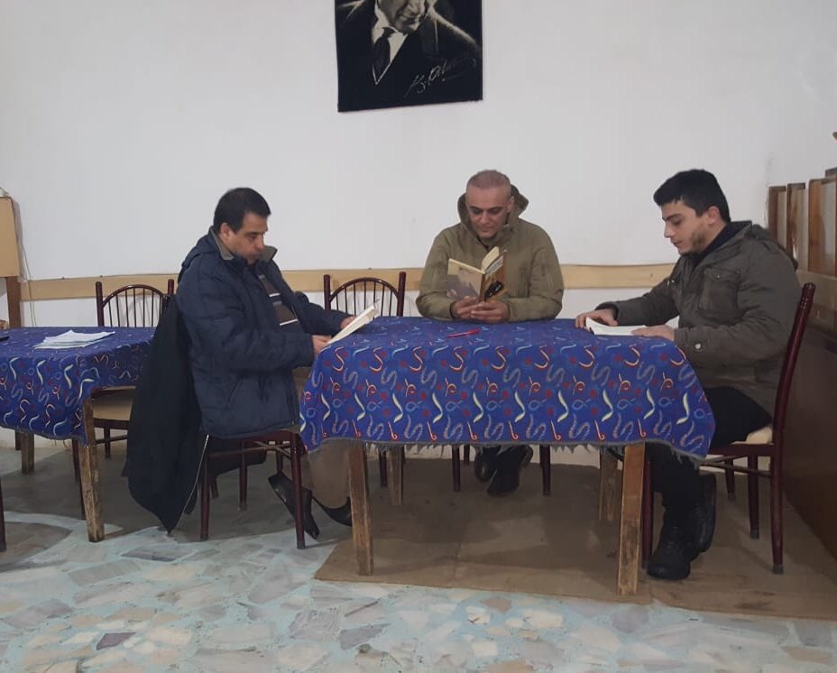 #ikizcedeherkesokuyor projemiz ilk günkü aşkla devam ediyor.Kahvehaneleri kıraathanelere dönüştürme yolunda ilerleyen okuma sevdalılarına selam olsun. <a href="/kutlutekinbas/">Kutlutekin BAŞ</a> @kasimogluBerat <a href="/ikizcemem52/">İKİZCE İLÇE MEM</a> <a href="/SeddarYavuz/">Seddar Yavuz</a>