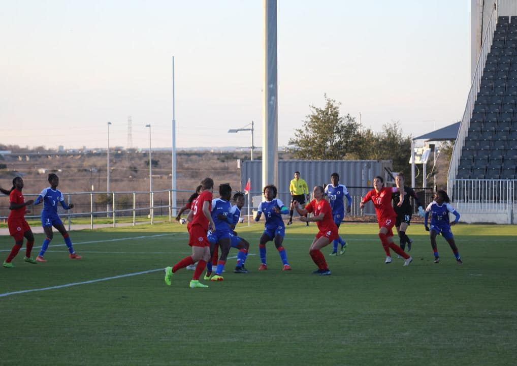 fhfhaiti's tweet photo. IMAJ match amikal CANADA vs HAITI  nan kad peparasyon dènye faz ELIMINATOIRES JO 2020 yo📸 #Medamyo🔥 Pi Gwo Test! Pou monte PI WO NIVO💪🏾 #FHF2020 #kiteboullaWoule⚽🇭🇹 https://t.co/fAsKNHX9GX