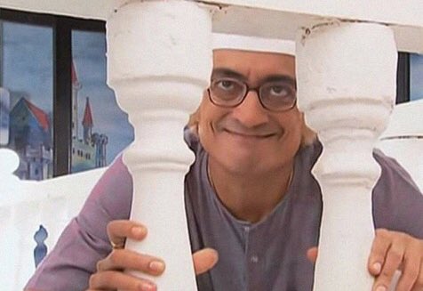 how the food stuck in my teeth looks at the world while i talk