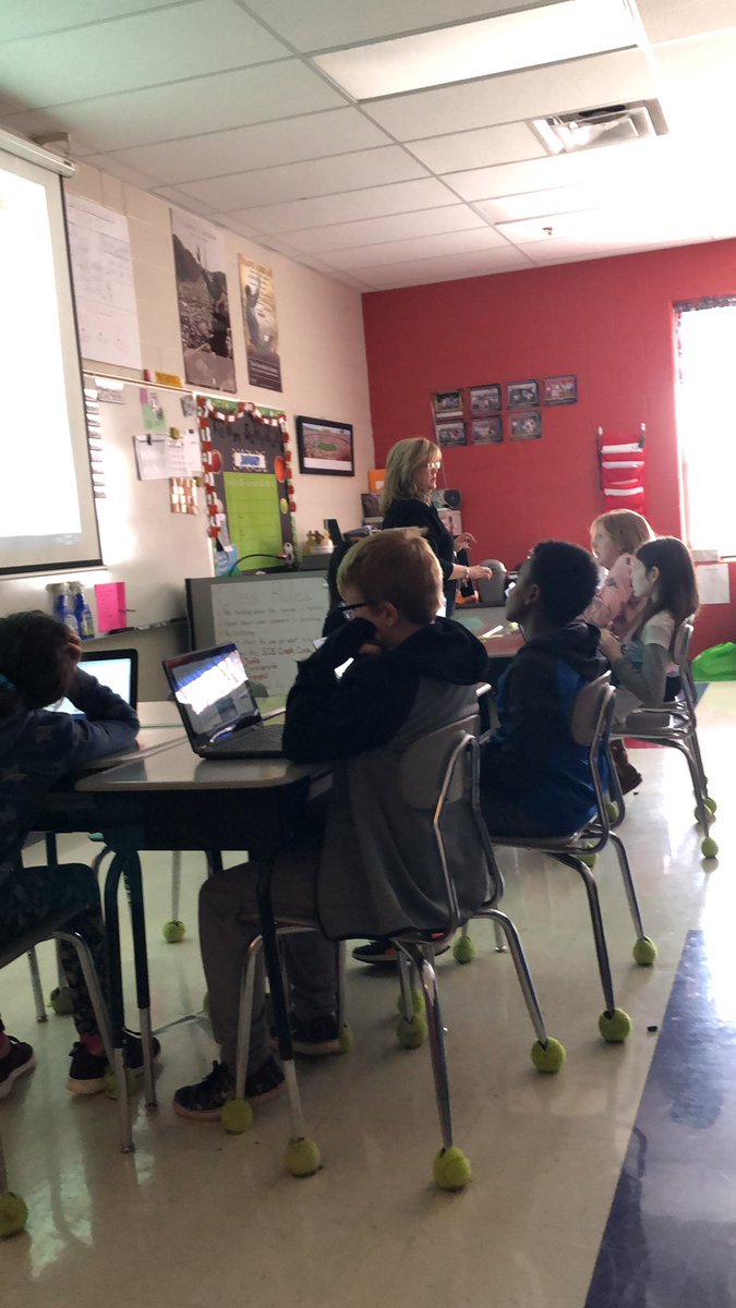 Great morning at SCE with <a href="/JillHinesRCS/">Jill Hines</a> and her #rcsblends 5th grade classes.