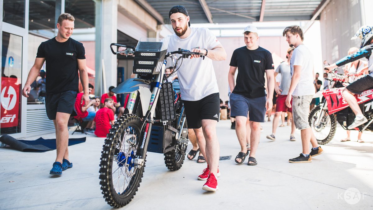 All3DP's tweet photo. Elektrisches Motorrad mit SLS 3D-gedruckten Teilen (gesponsort) https://t.co/icw6cvGugt #Sinterit #LisaPro #SLS https://t.co/QosIj9J4Ut