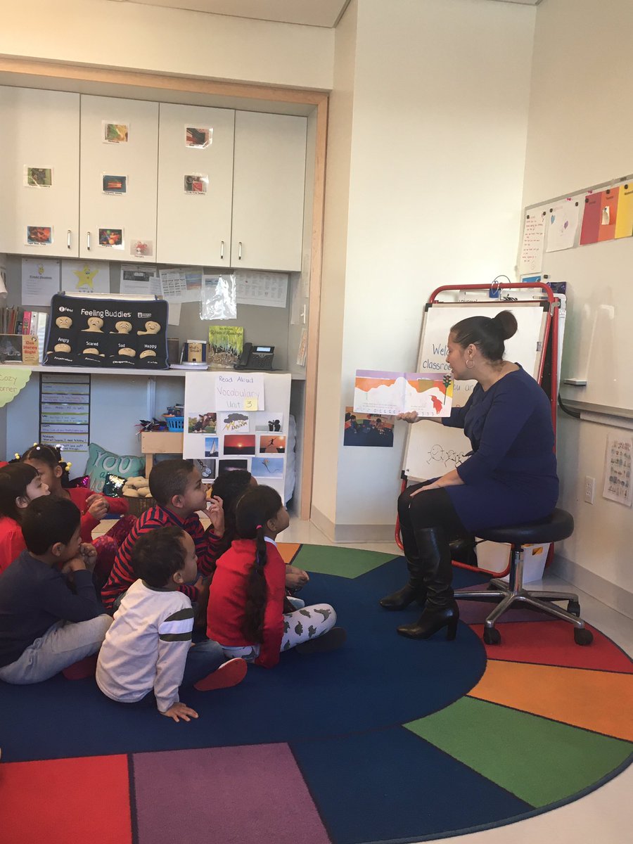 RIDeptEd's tweet photo. Canโt visit @MeetStreetNow without stopping by to see the kids! #RIPreK https://t.co/gwOwDZxUzS