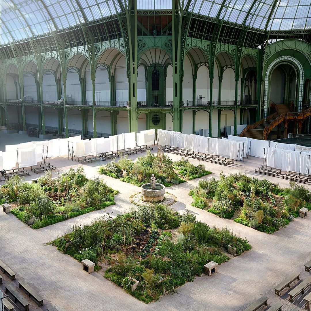 CorrezeTourisme's tweet photo. Le jardin de l'abbaye d'Aubazine reconstitué au Grand Palais pour le défilé de haute couture CHANEL ϽC👗 #correze #zecorreze https://t.co/UsT8upKDNq
