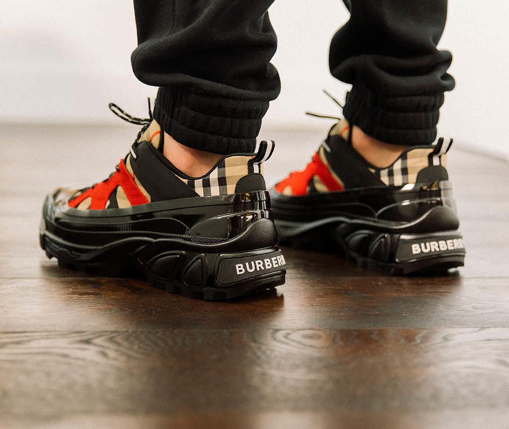 burberry arthur runner trainers